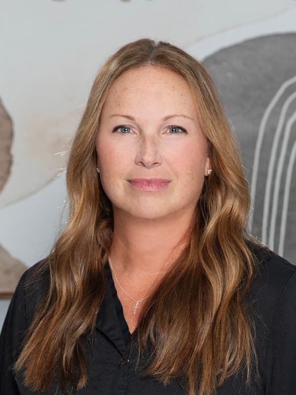 Assistant Manager, Shelley's Headshot